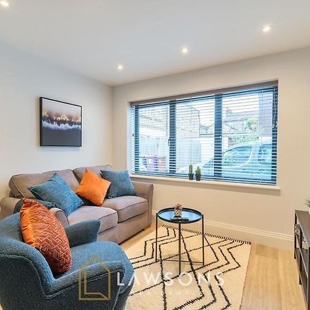 Апартаменты Chic Living By Lawsons Виндзор Экстерьер фото