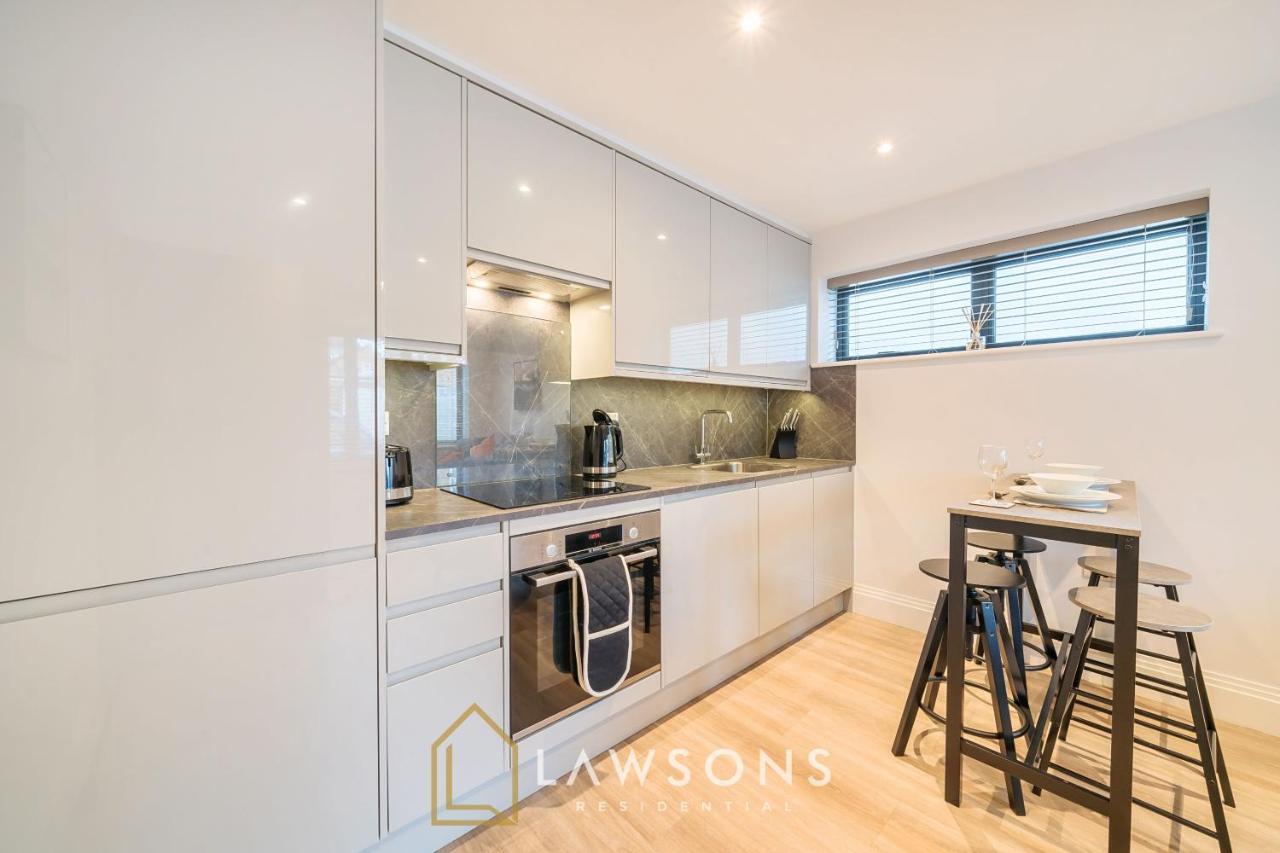 Апартаменты Chic Living By Lawsons Виндзор Экстерьер фото